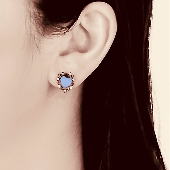 “Blue Branded Heart Wreath” Crisscross Bisect Framed Multicolor Gem Romance Stud - Picture 2 of 4